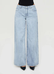 Ramos Low Rise Wide Leg Jeans Light Blue Wash Petite