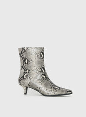 Therapy Shade Boots Black White Snake