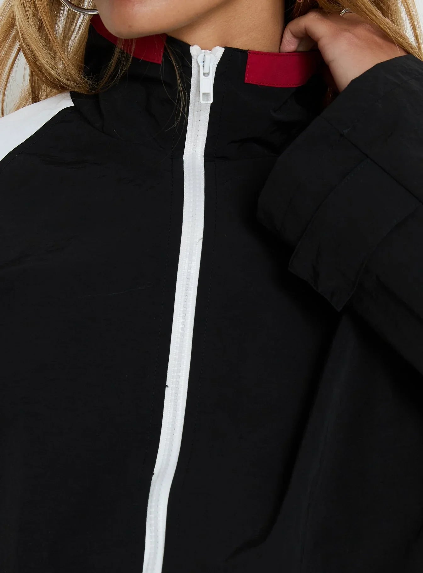 Shoreline Windbreaker Noir White