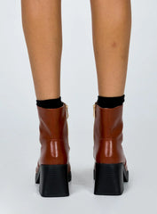 Halo Boots Tan