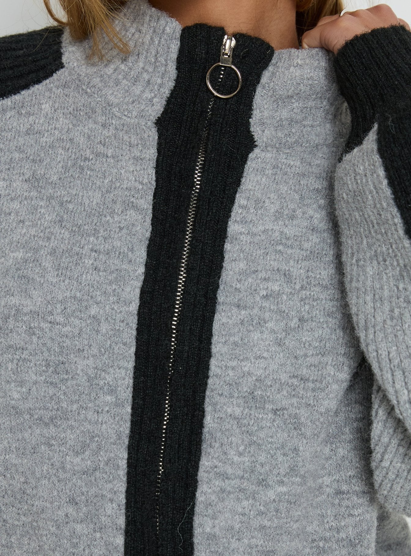 Asrar Jumper Grey Black