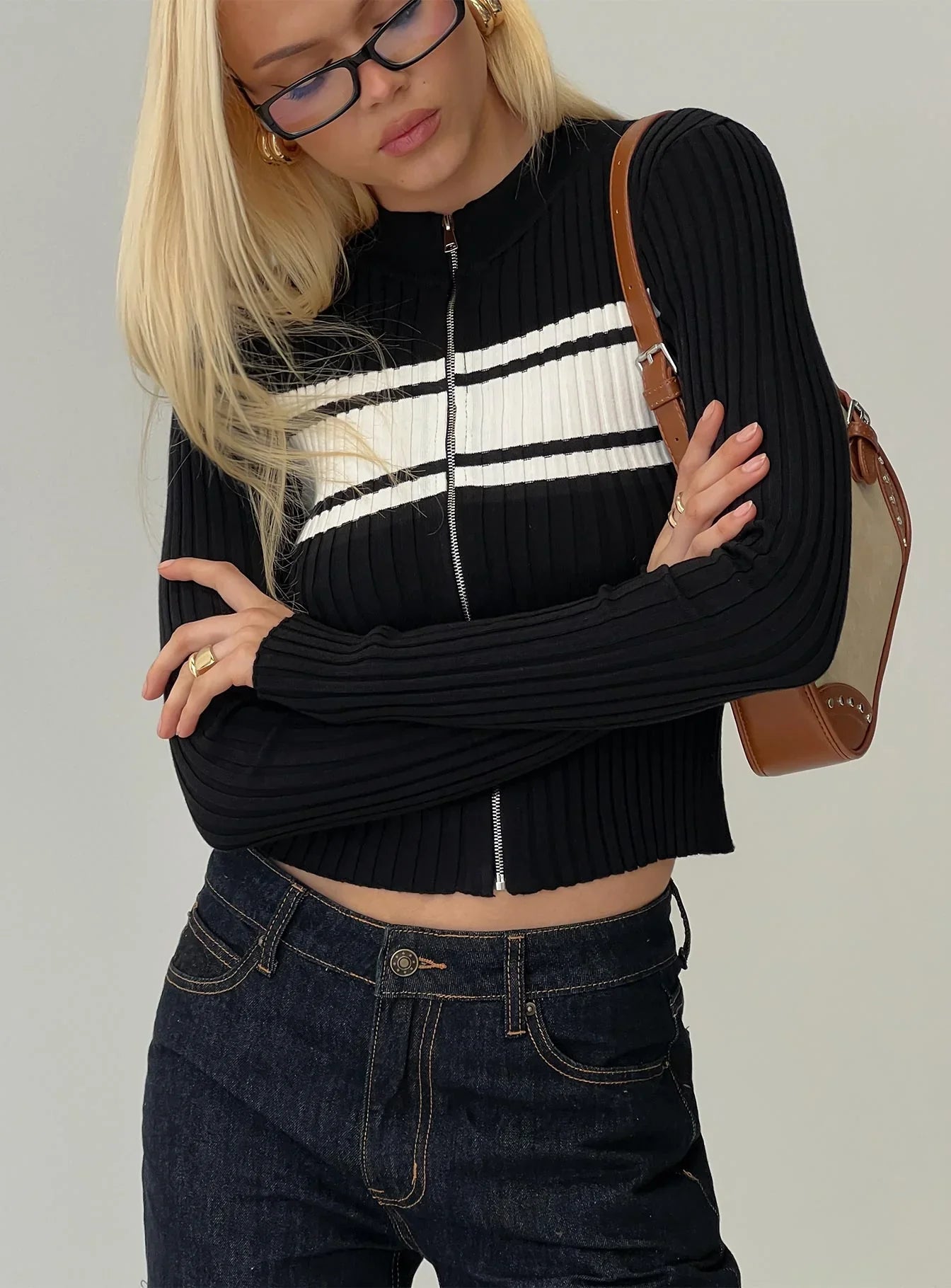 Decisive Zip Through Knit Sweater Black White