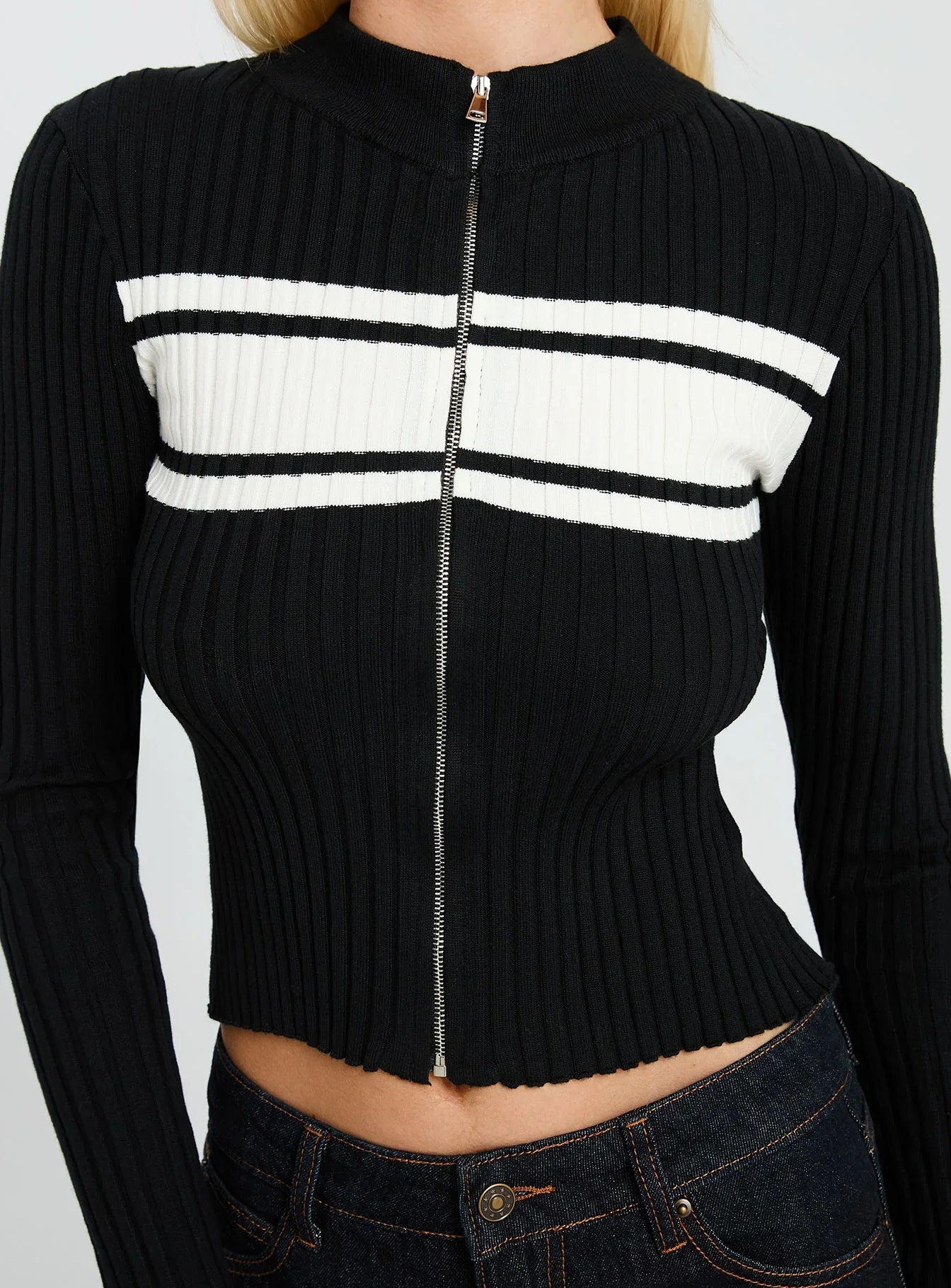 Decisive Zip Through Knit Sweater Black White