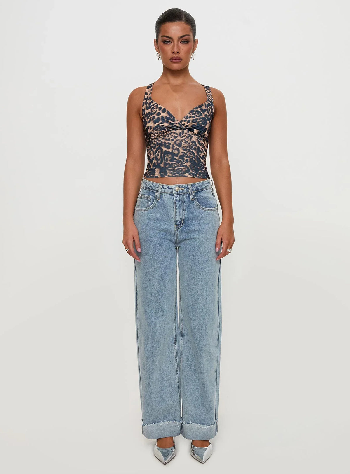 Ollie Mid Rise Straight Leg Jean Light Wash Denim